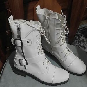 Rouge White boots 6.5 sz